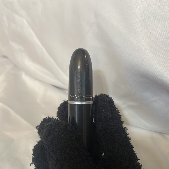 MAC COSMETICS COCKNEY LIPSTICK - Picture 3 of 4